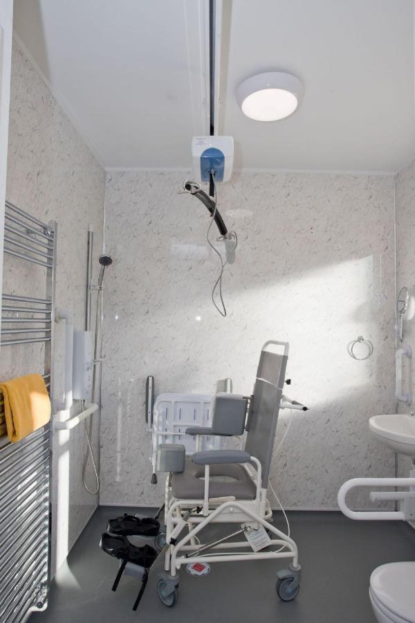 Hilda'S Retreat Accessible Wheel Chair Friendly With Hoist Poole Dış mekan fotoğraf