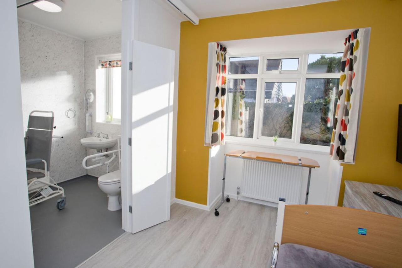 Hilda'S Retreat Accessible Wheel Chair Friendly With Hoist Poole Dış mekan fotoğraf