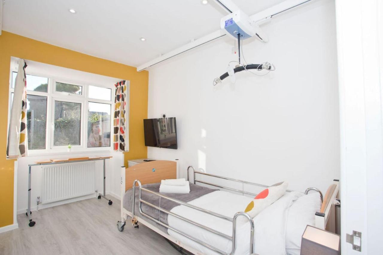 Hilda'S Retreat Accessible Wheel Chair Friendly With Hoist Poole Dış mekan fotoğraf